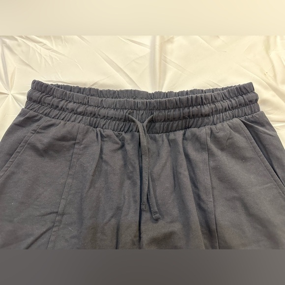 ASOS Design Black Sweatshirt Fabric Shorts NWOT - Picture 8 of 9